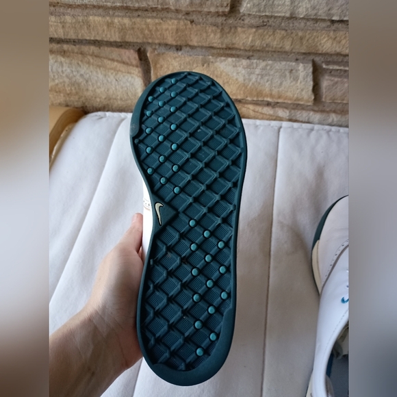 Nike Women's White Golf Shoes_9.5 - Picture 9 of 10